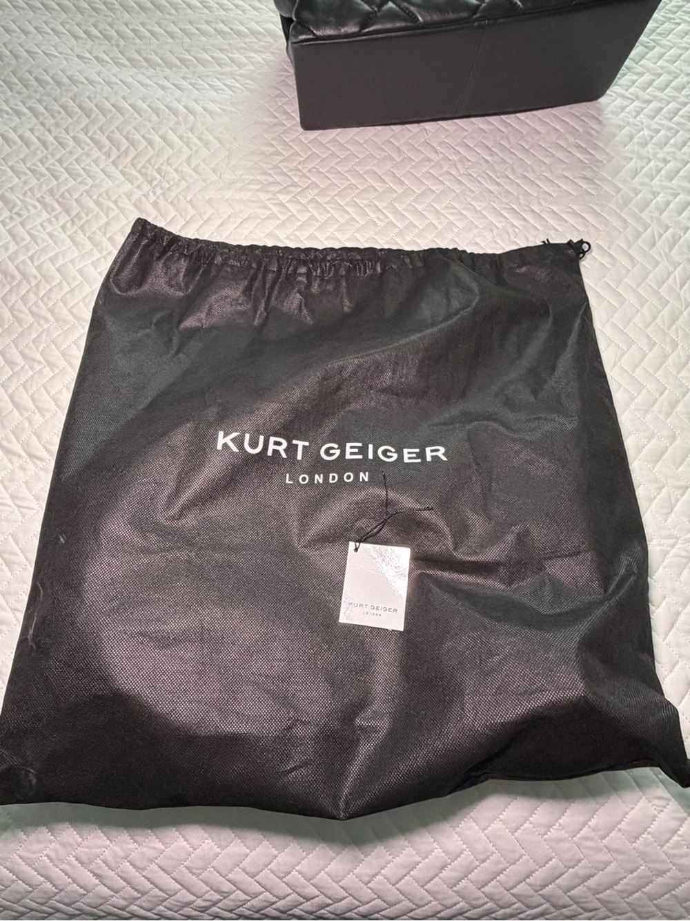 Kurt Geiger London XXL Quilted Leather Handbag - Picture 8 of 12